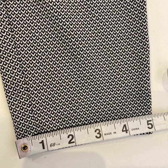 Chico’s Navy/Black White All Over Print Geo Stretchy Ankle Legging EUC Sz 16 - Picture 11 of 11